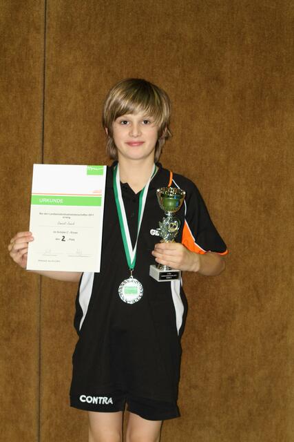 Der strahlende Zweitplatzierte der Tischtennis Landesmeisterschaft der C-Schüler - Dominik Jonack