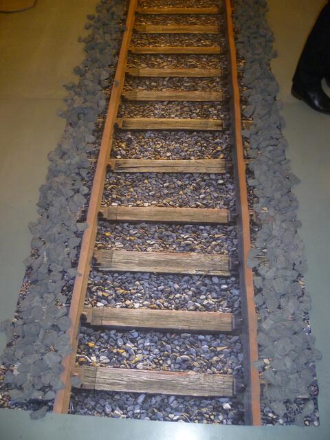 Installation in der Ausstellung, die Intention ist klar.