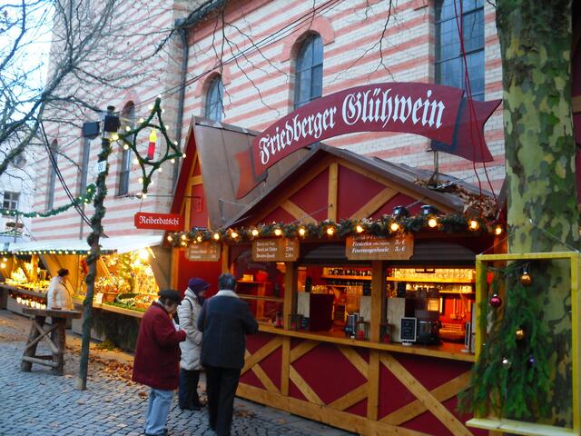 Natürlich gibt es auch Glühwein