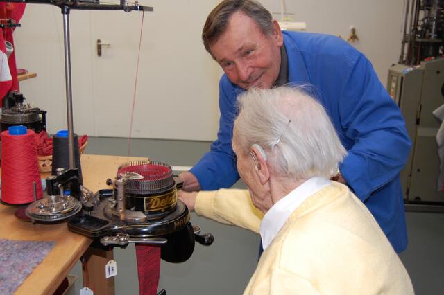 Mit einem Dreh 89 Maschen stricken- das ist fast schon weltrekordverdächtig.