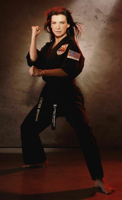 US Action Star Cynthia Rothrock, LADY DRAGON kommt nach München .... met und great mit den Stars am Freitag abend bei der VIP Welcome Party - ab 19 Uhr