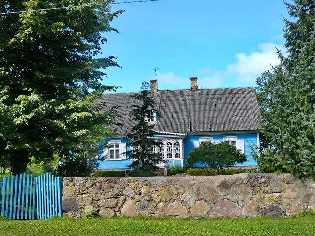 Oft sind es solche hübschen Häuschen wie dieses in Estland, wo die beiden Radler üernachtet haben.
