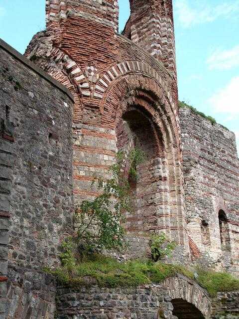 Die Kaiserthermen in Trier, die Überreste einer der größten Bäderanlagen des römischen Reiches, gehören zum UNESCO-WELTKULTURERBE.