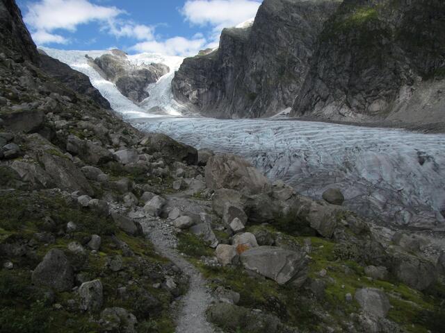 Austerdalsbreen mit Zuflüssen; links Odins-, rechts Thorsbreen