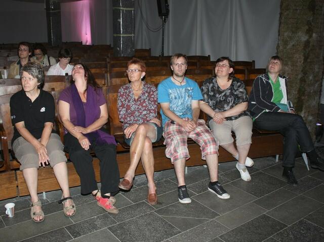 Am Aufbau der Traumkirche Beteiligte (8.6.)