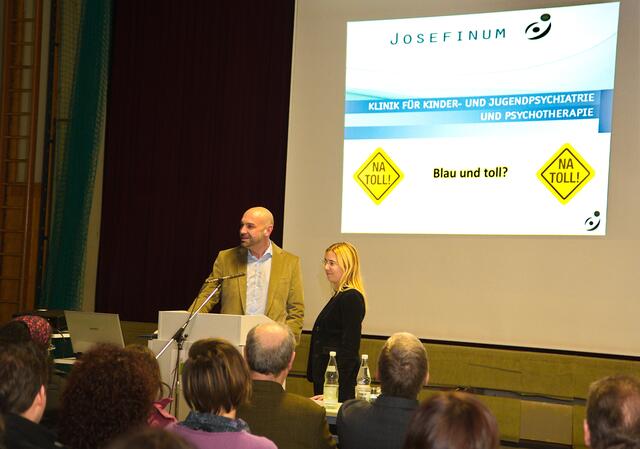 Oberarzt Florian Daxer und Dr. Donata Müller informieren über Wirkung, Gefahren, Folgen von Alkoholkonsum Jugendlicher