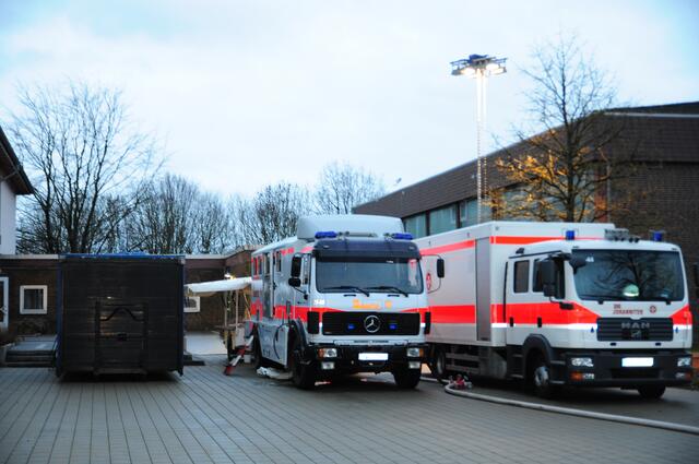 Logistikstützpunkt hinter der Schule | Foto: Christopher Jonck Johanniter