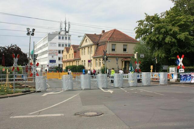 Schleusen am Bahnübergang (U-Bahn) in Bommersheim (16.06.2011)