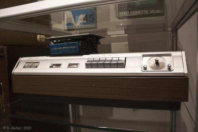 Philips 3400, der erste kommerzielle Video-Recorder. Kostete damals (1964) 6.900,- DM.