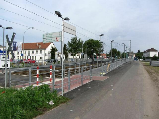 Haltestelle Bommersheim nach dem Abbau der Zäune (25.06.2011)