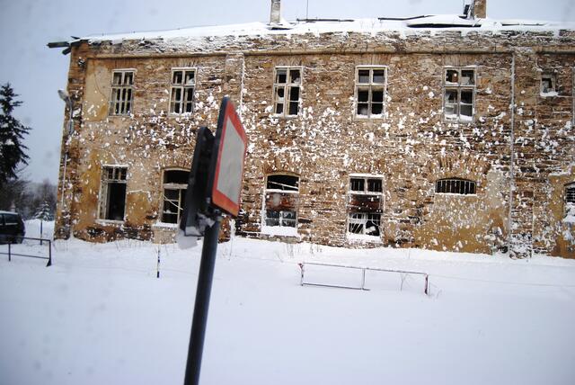 So sehen die Bahnhöfe an der Strecke aus....!(Kovarska, ehemals Schmiedeberg)