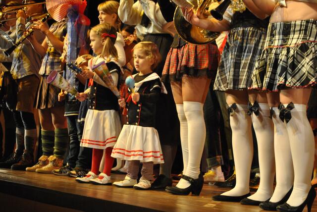 Die Schulklasse der Gersthofer Blasharmoniker hatte auch ganz kleine „Schüler“