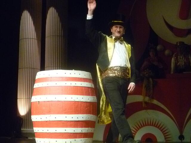 Well done, Mr. Pressesprecher Lamprecht