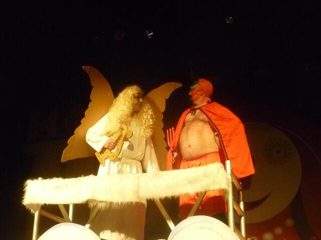 Wie immer ein echter Renner: Engel und Teufel beim Diskutieren