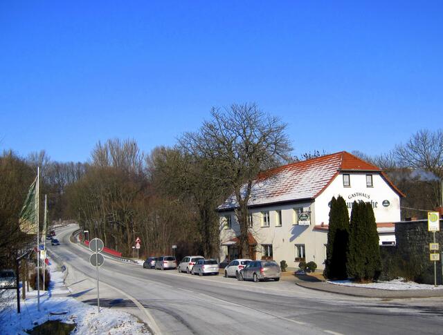 Das Gasthaus "Zur Poche" an der B87