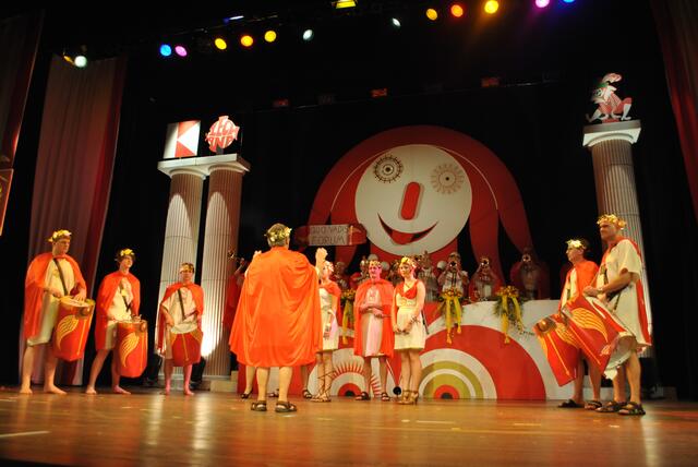 Die Männer des TSV-Spielmannszuges zeigten ihre "Alten Römer" Beine