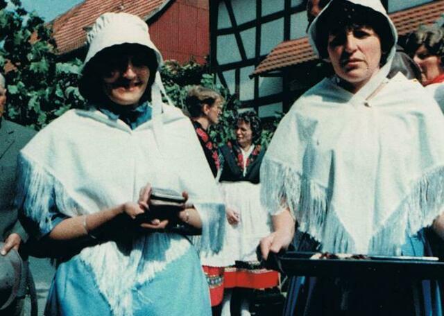 Einweihung des Dorfmuseums Schwabendorf 1984 - Die schöne Waldensertracht | Foto: Quelle: Margrit Lawrenz