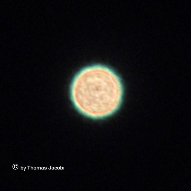 Hier allerdings musste die Canon wieder ran. Naja, ohne Spiegelteleskop oder einem entsprechenden Tele kommt eben nur das raus: das war der linke...