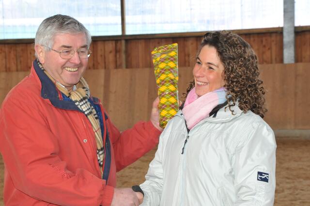 Danke!
Herbert Hausknecht dankt Annika Döring für die gelungene Seminarvorbereitung. | Foto: ® Rick Bilderdienst