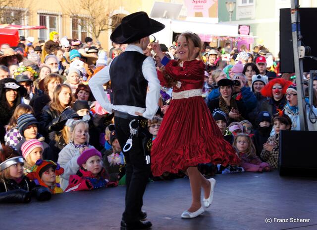 Friedberger Faschingsdienstag 2012 - ORCC Kinderprinzenpaar Westernlady Norina I. und Sheriff Liam I.