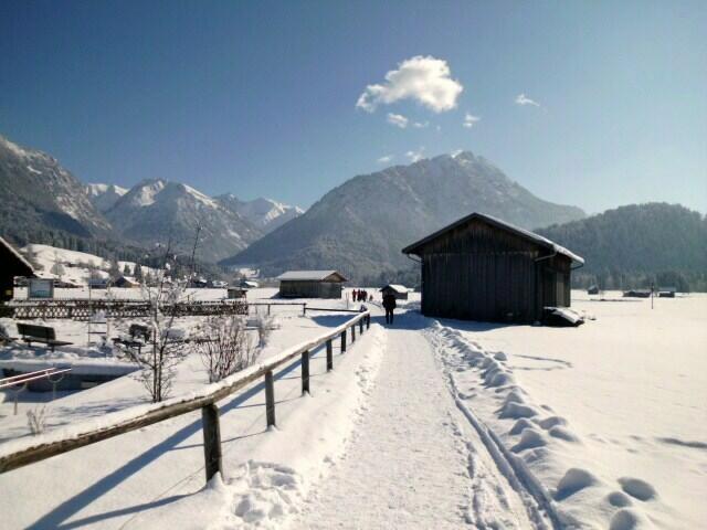 Winterwanderweg durch die Wies´n vorbei an Heustadln