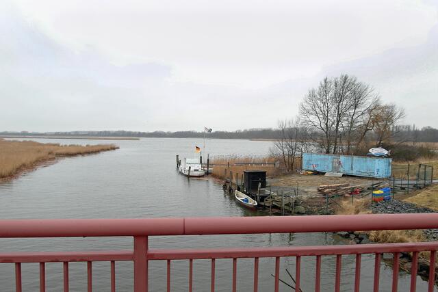 Februar 2012