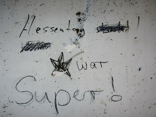 Beschriftungen auf einem Plakat