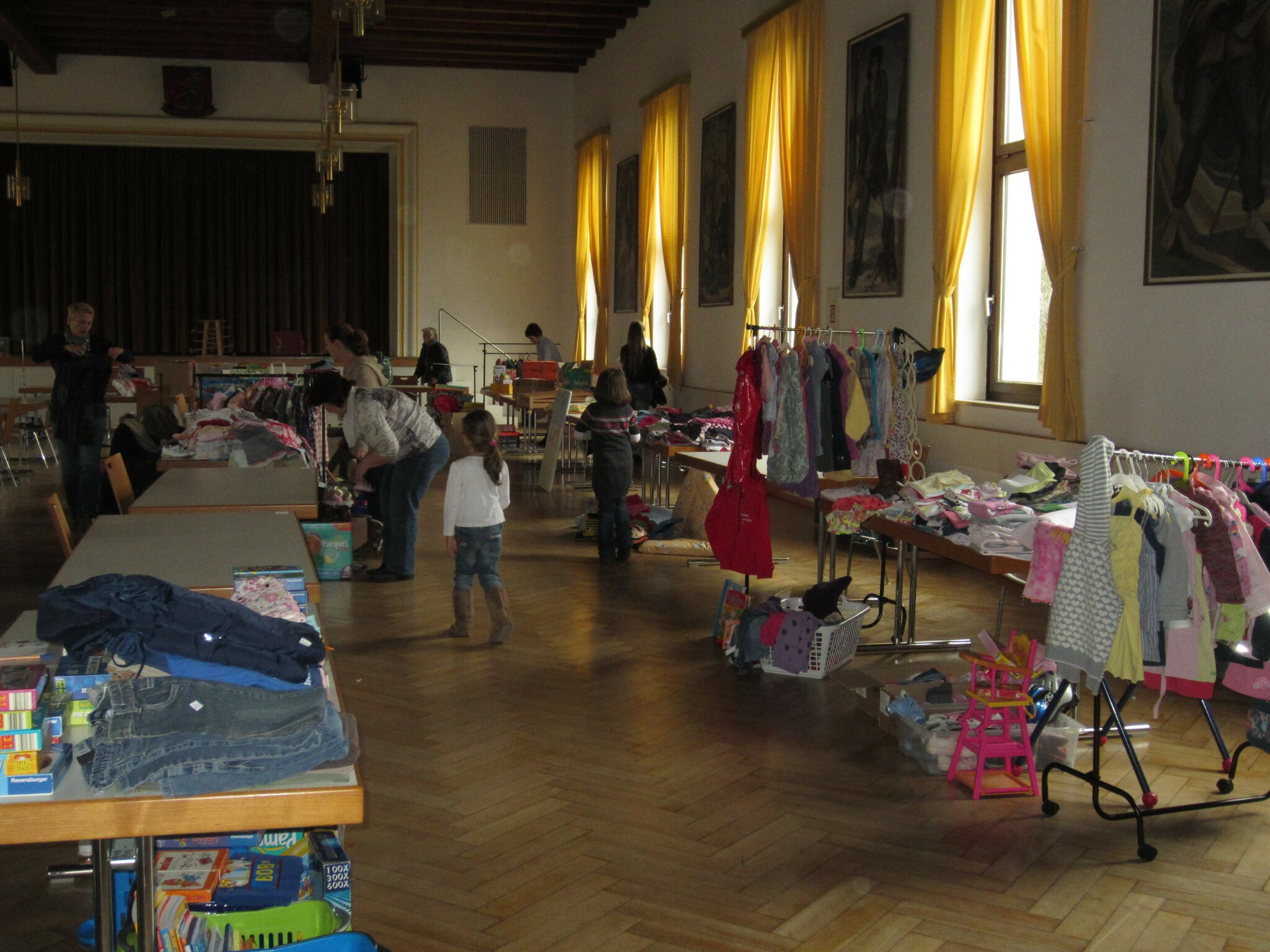 Großer Kinmderflohmarkt des Kindergarten Meitingen - Meitingen