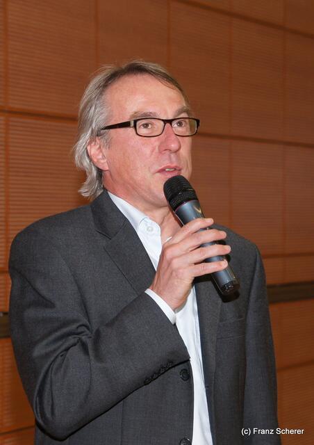 Bayerische Meisterschaften 2012 im Kunstrad und Einrad der Junioren U19 in Friedberg - Friedbergs Bürgermeister Dr. Peter Bergmair bei der Eröffnung