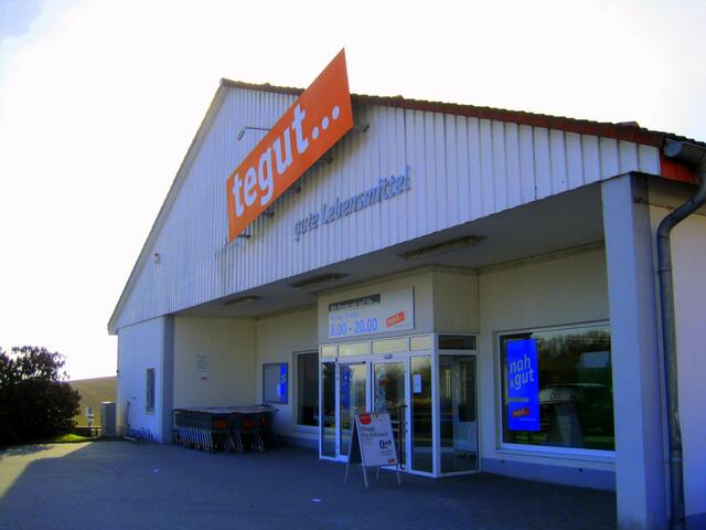 Hoffentlich prangt hier doch bald wieder eine ansprechende Lebensmittelbranchenreklame!