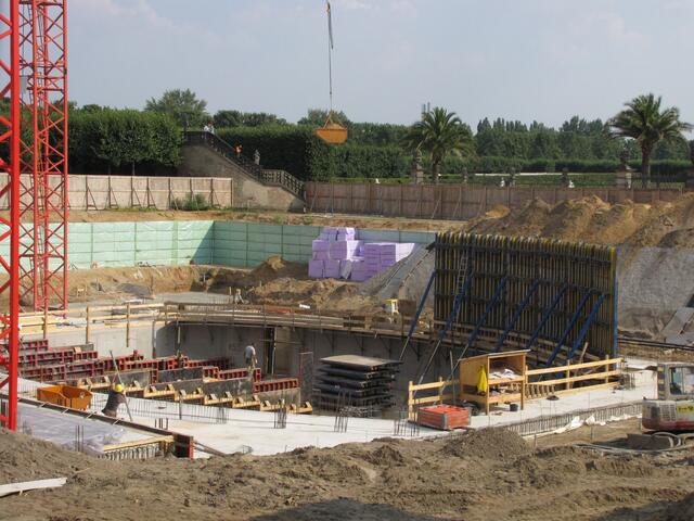 Der Schlossneubau im Spätsommer 2011.