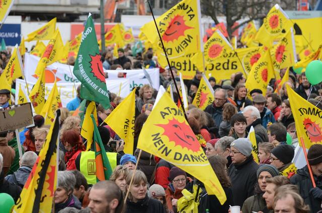 anti-atom-demo zum jahrestag von Fukushima, Hannover, 11.märz 2012    09