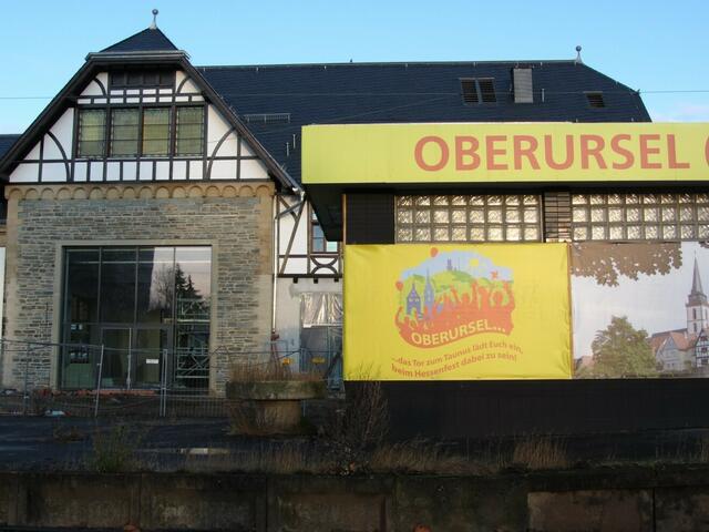 Bahnhofsgebäude (17.12.2011)