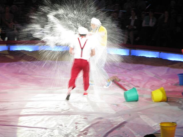 Clowns mit lustigen Einlagen