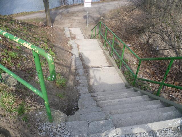 BITTE - nun noch einen schöne Treppe....