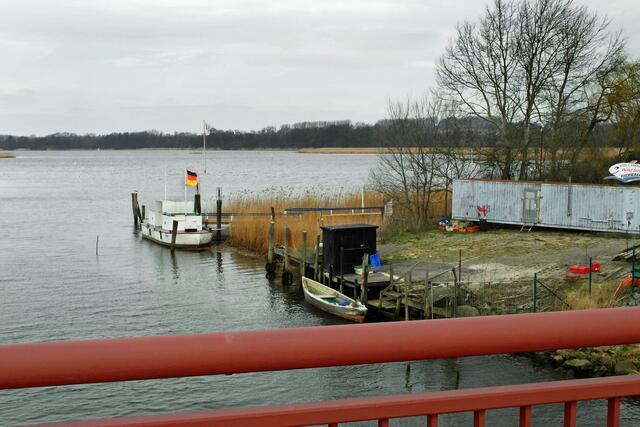 März 2012