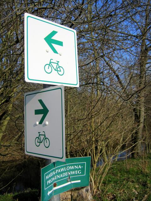 Maria-Pawlowna-Promenadenweg ist ein Stück des Ilmradweges.