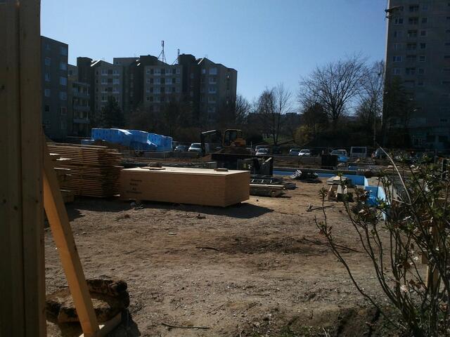 25.03.2012 / Bei dem Bau wird viel mit Holz gearbeitet ......