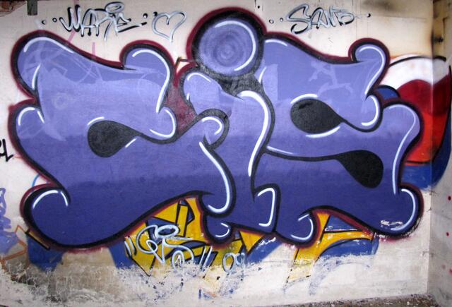 Also widmen wir uns weiterhin den Graffitis.