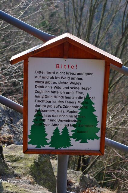 Ein Hinweisschild.