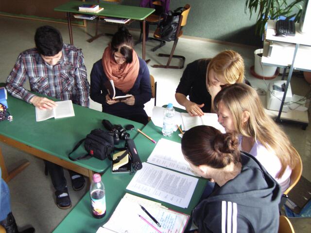 Rollenverteilung beim Erarbeiten der Szene.