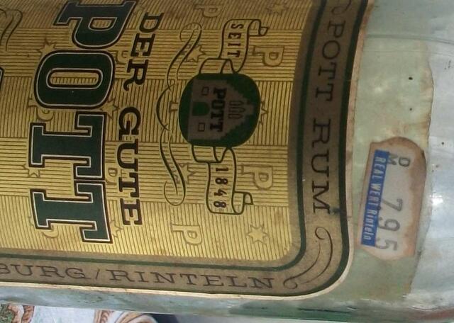 Neben Pott-Rum und Stoevesandt verdiente in Rinteln auch der Einzelhandel am Produkt: REAL WERT, heute Standort der "Getränke Quelle" in der Bahnhofsallee