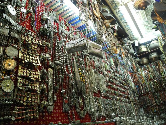 .....auch Taschen gibt es aus Silber