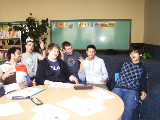 Viel Spaß hatte die Jugengruppe beim Einüben der Sprechrollen.