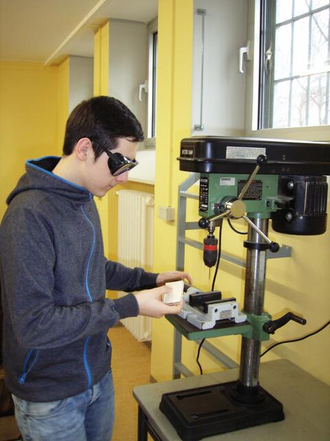 Das Übungprojekt verlangte von den Schülern exaktes Ausführen ihrer kreativen Ideen.