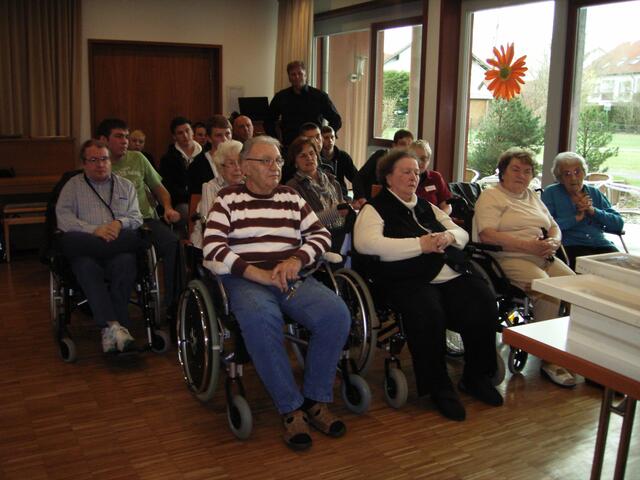 Das kritische Gremium stellte allen Modellbauern Fragen, die ins Detailwissen gingen.