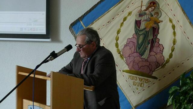 Vorsitzender Alwin Lerch bei der Begrüßung zur Feierstunde