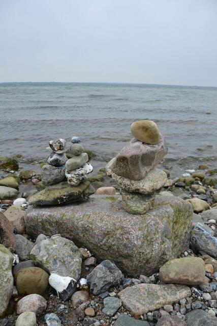 Kreative Steinkunst an der Ostsee (©Katja Woidtke)