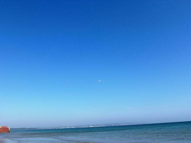 Strahlend blauer Himmel