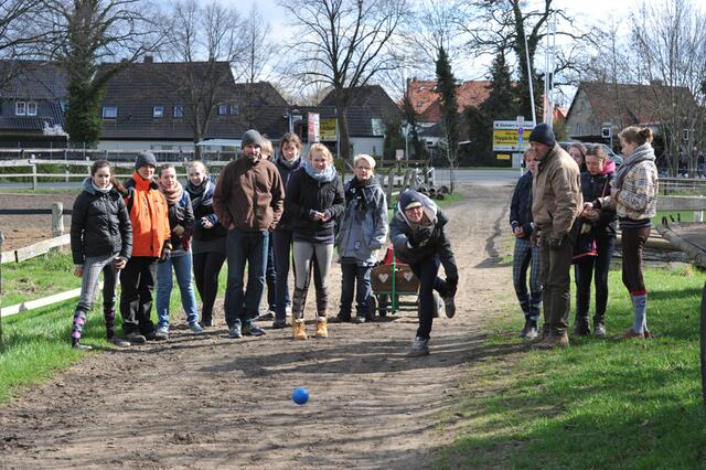Und schon rollt die Kugel. Dörthi, das war ein Meisterwurf! | Foto: ® Rick Bilderdienst
